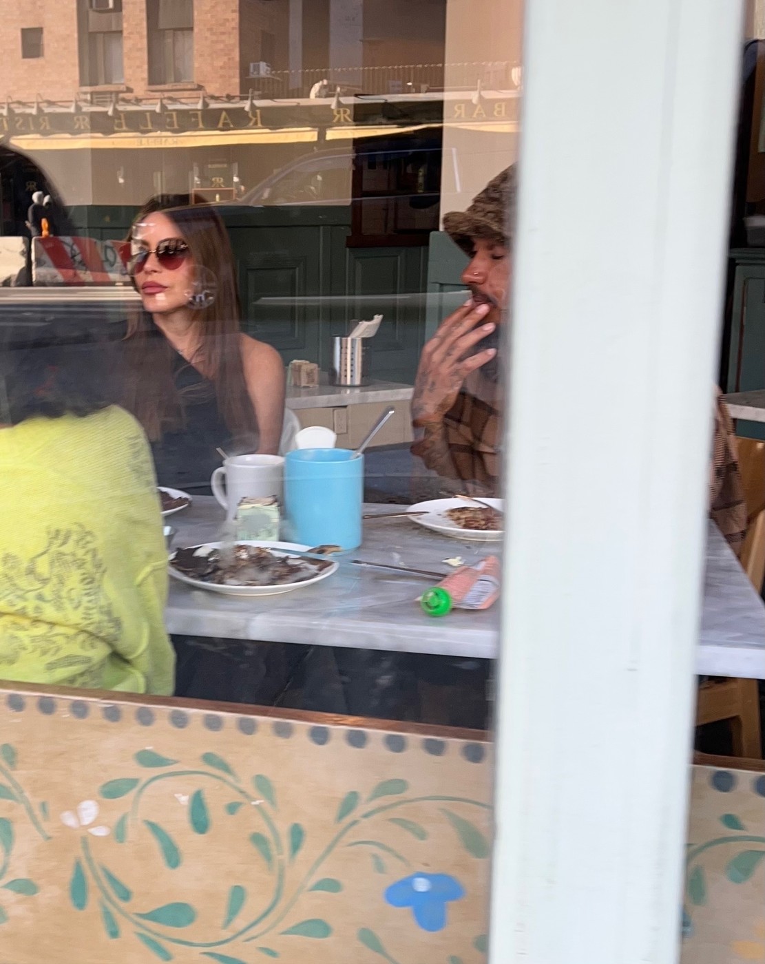 *PREMIUM-EXCLUSIVE* Sofía Vergara and Lewis Hamilton enjoy a two-hour lunch date in NYC **WEB EMBARGO UNTIL 8:15 PM/ET ON JANUARY 15, 2025** - Story