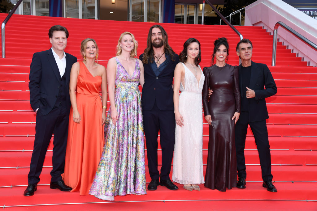 A Hunyadi színészei Cannes-ban - Story - Story