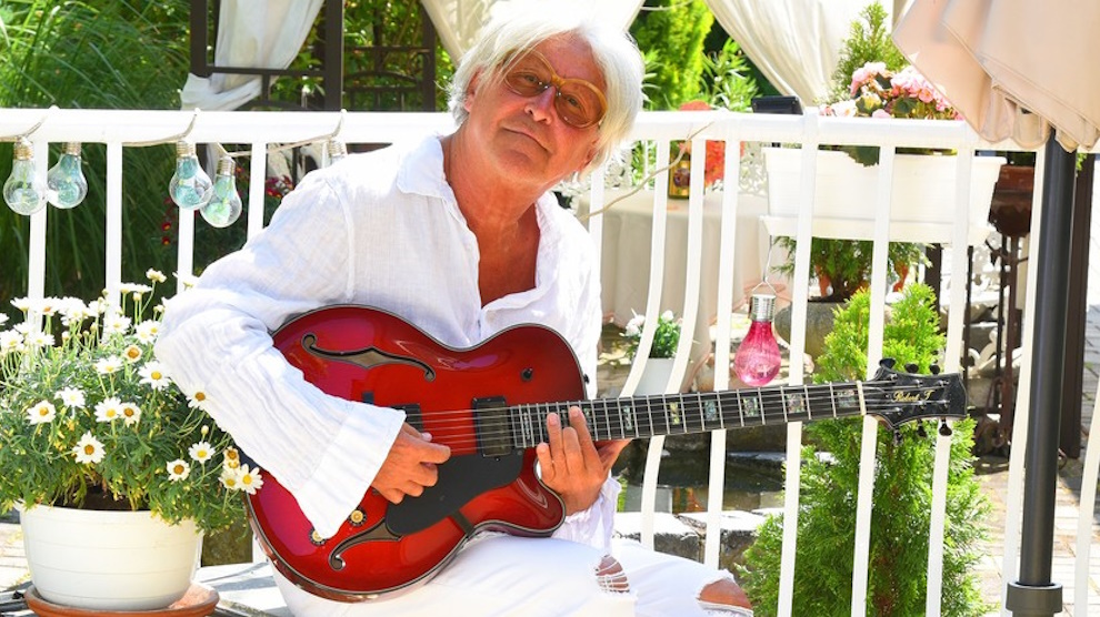 Karacsony Janos - Story