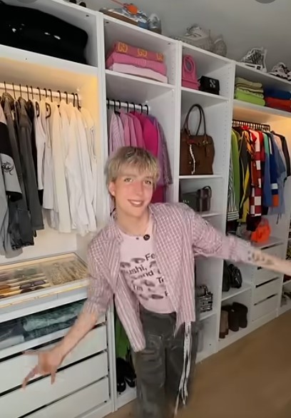 whisperton6 - Story - Story