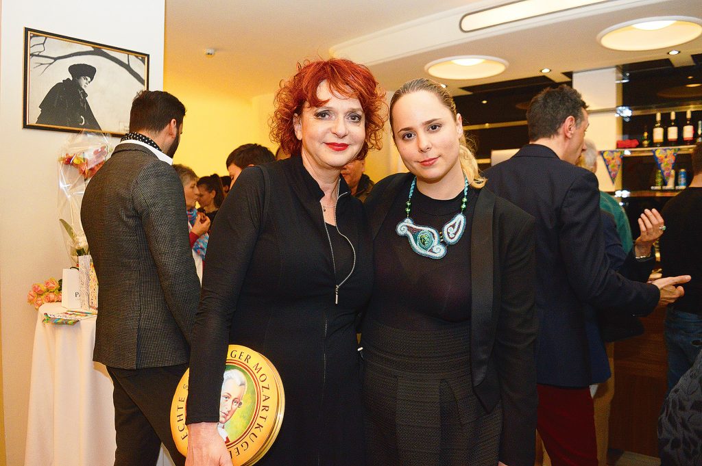 central-0281288114 - Story