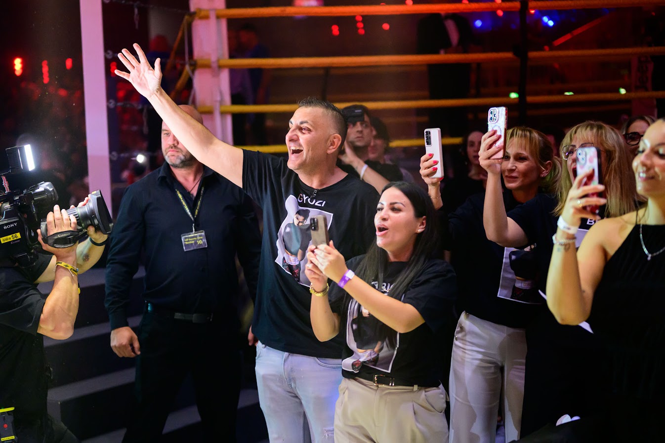 Gaspar csalad drukkol - Story - Story