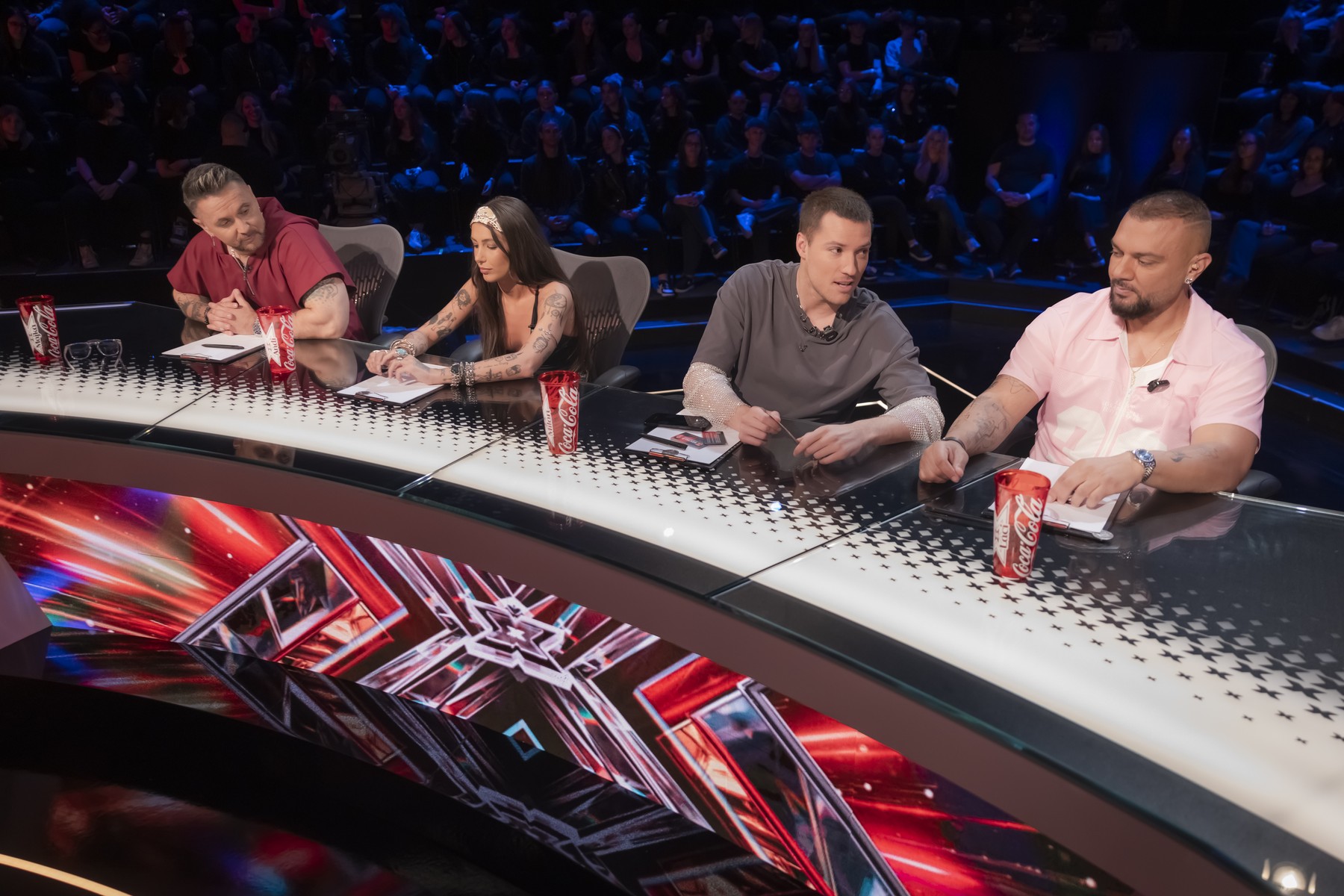 B-j: Majoros Péter Majka, Tóth Andi, Valkusz Milán, Gáspár Laci - Story