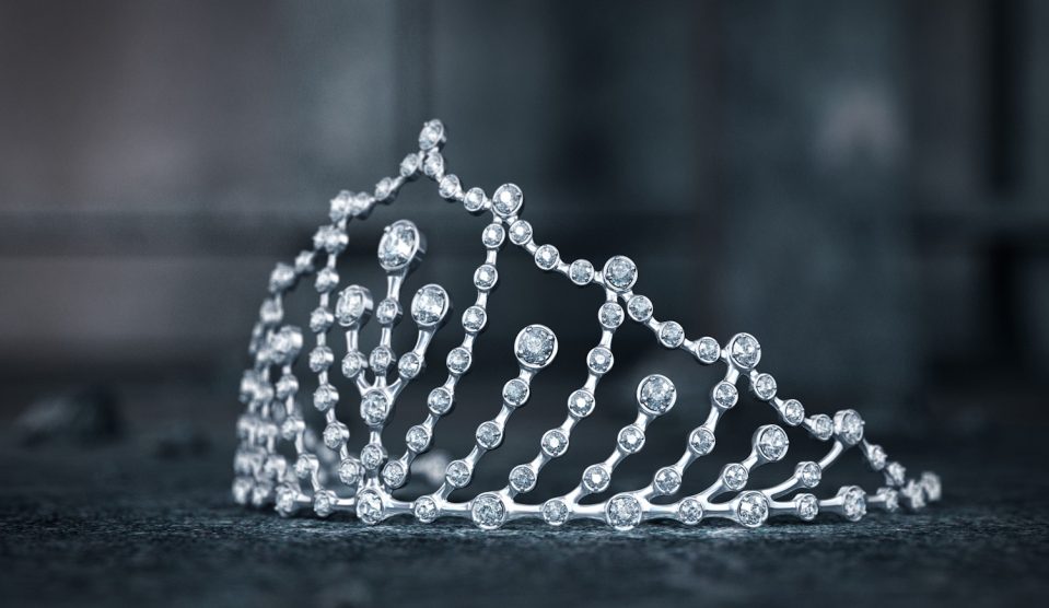 Miss universe korona - Story