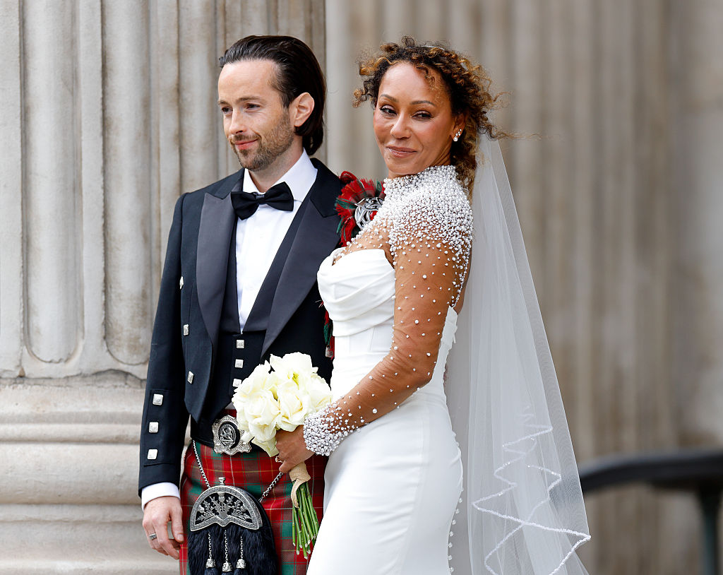 Mel B Marries Rory McPhee At St Pauls Cathedral In London - Story