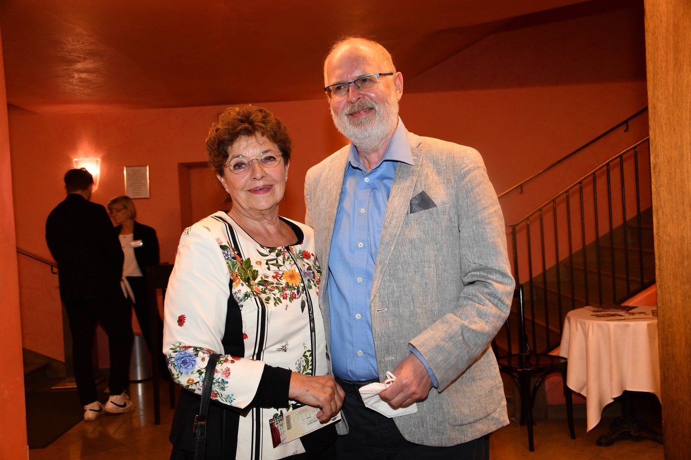 Monika Baumgartner mit Ehemann Hans Böhmer Premiere Extrawurst Komoedie im Bayerischen Hof Theater München - Story