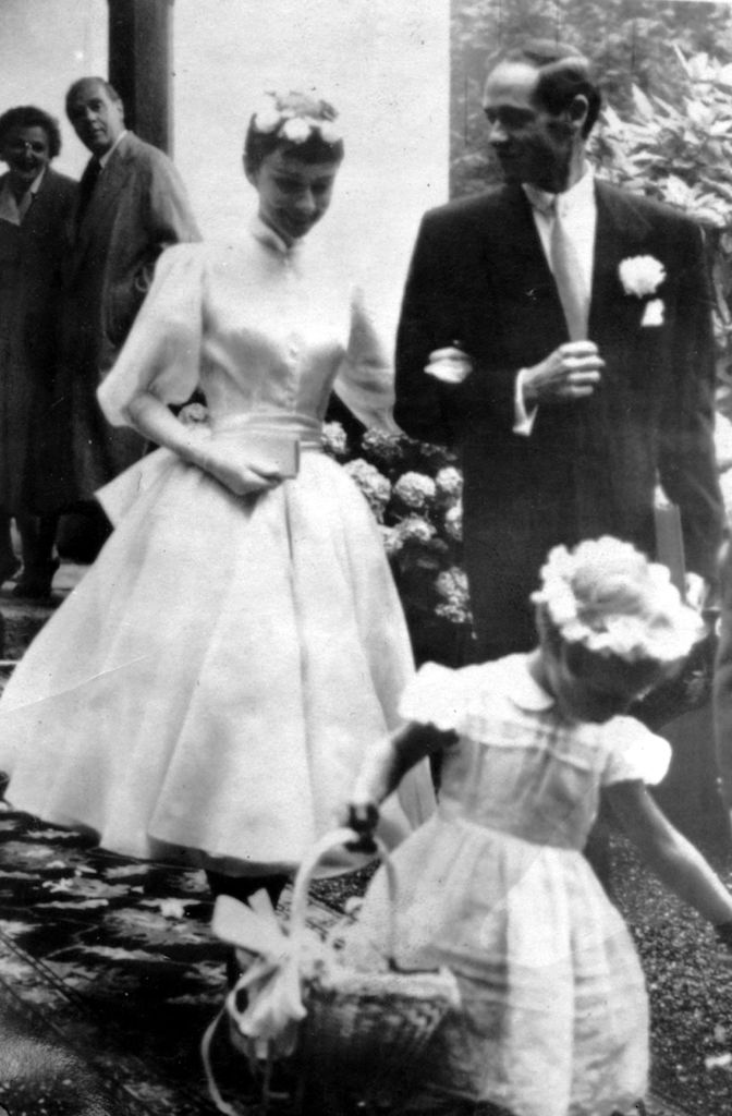 Audrey Hepburn marries Mel Ferrer - Story