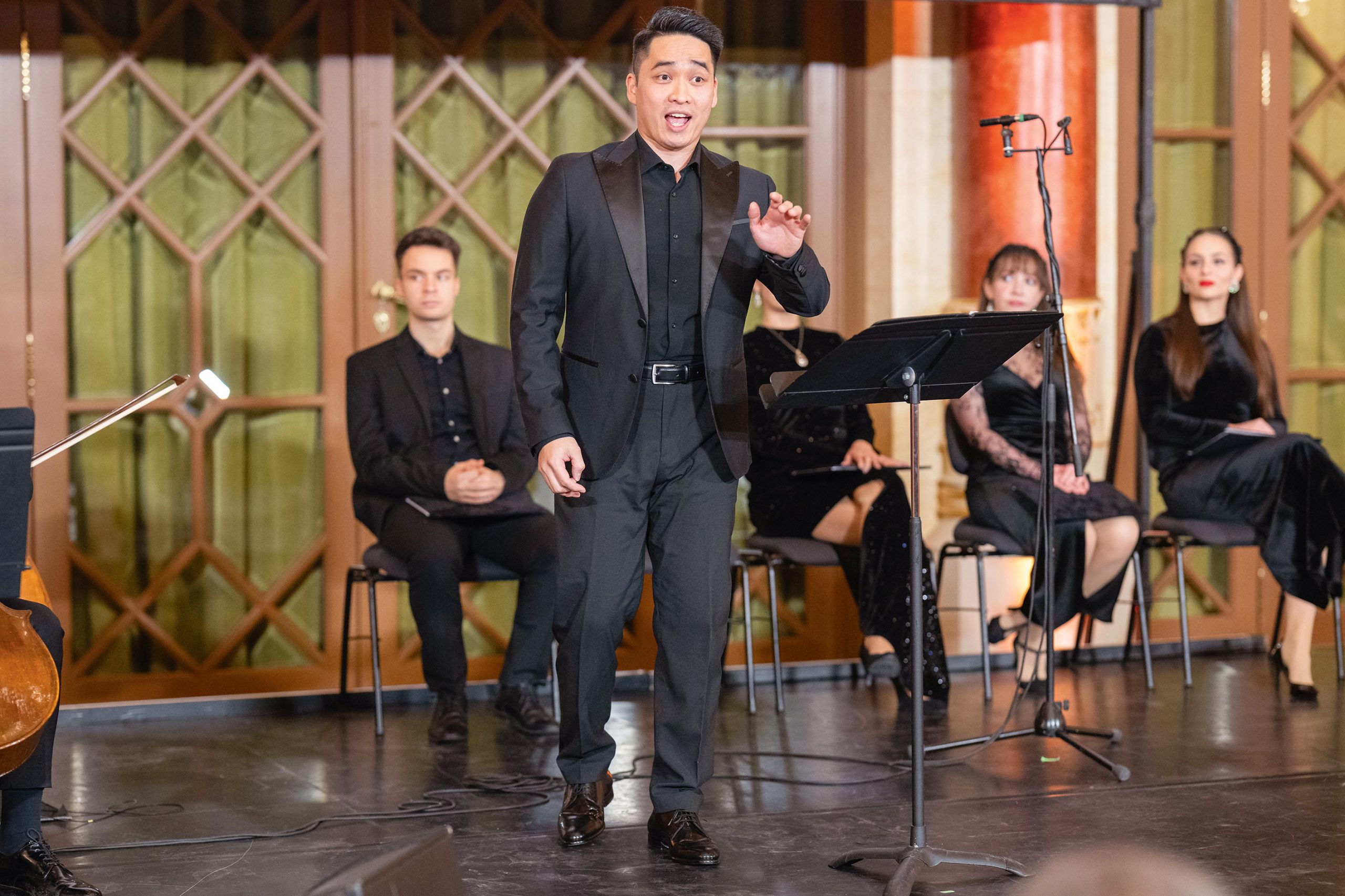 Ninh Duc Hoang Long - Story - Story