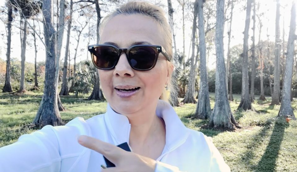 Gombos Edina Florida - Story