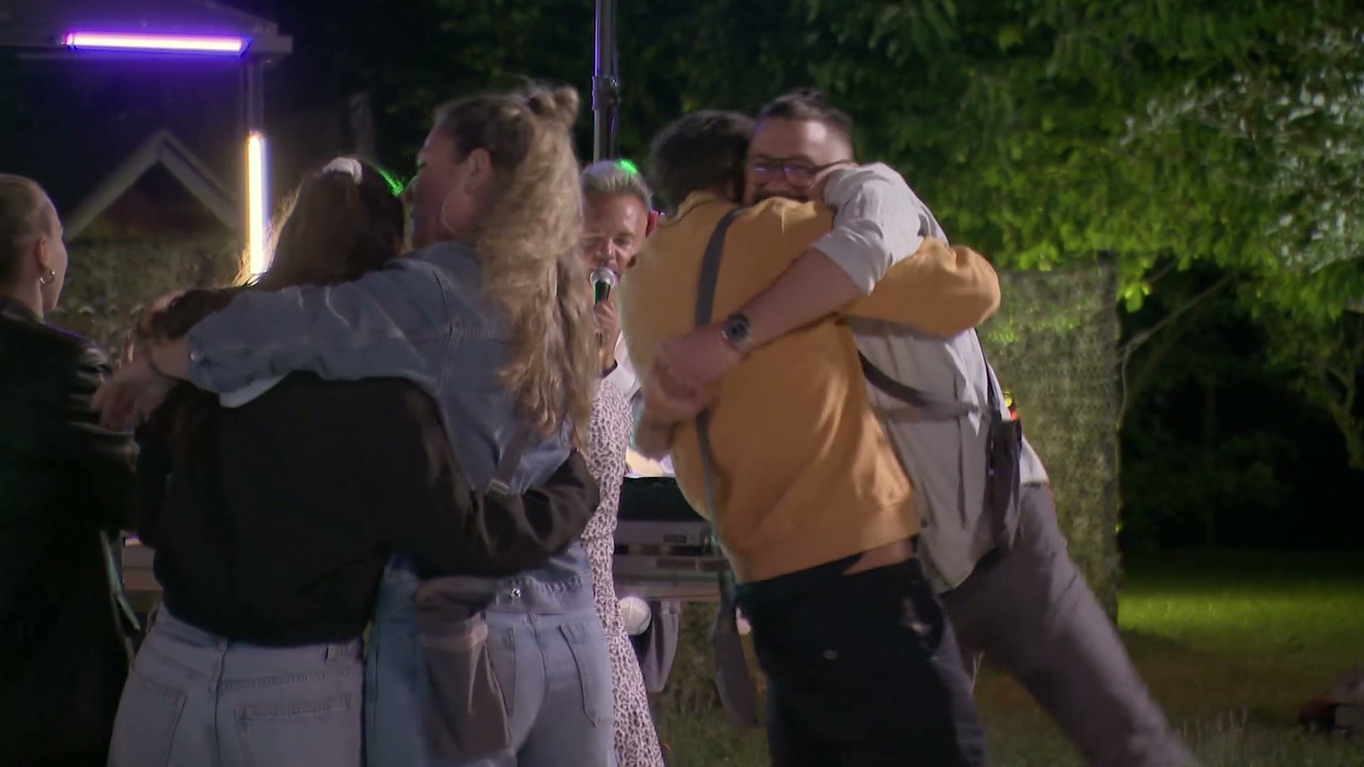 NyeroParosS09E0501_12_49 - Story