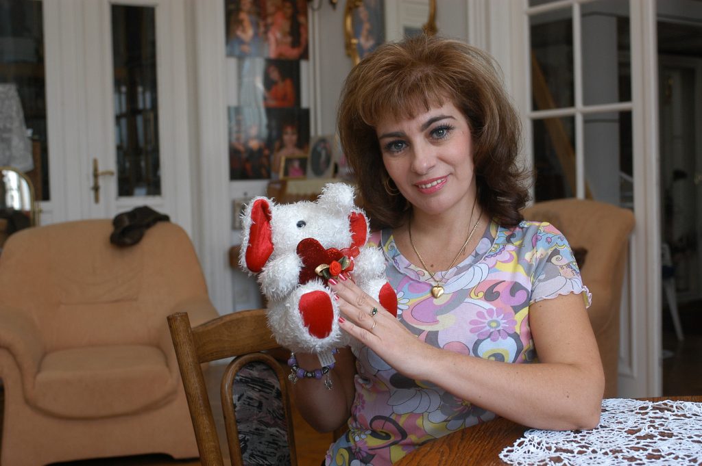 Kiszel Tünde - Story