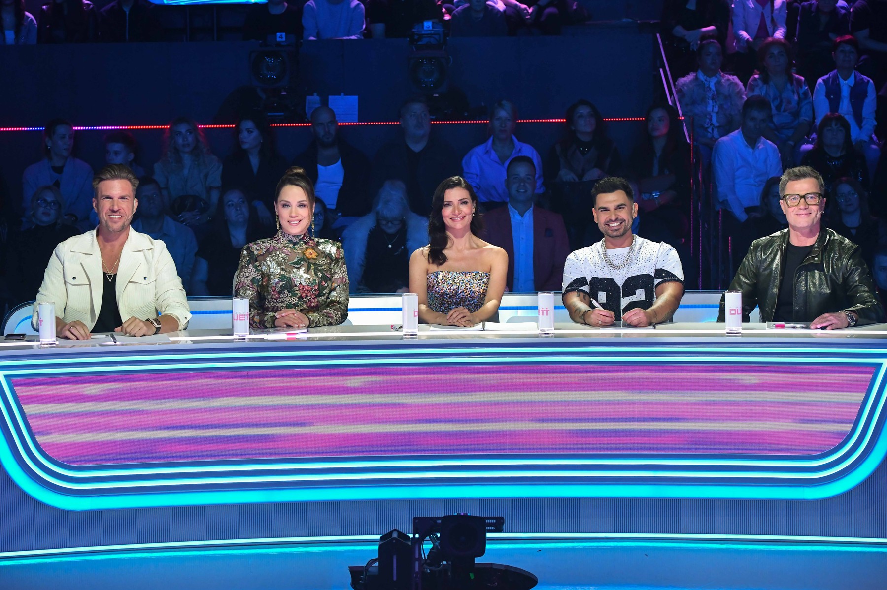 b-j Kasza Tibor Tibi Lékai-Kiss Ramóna Ana Maria Orozco Horváth Tomi Tamás Stohl András - Story