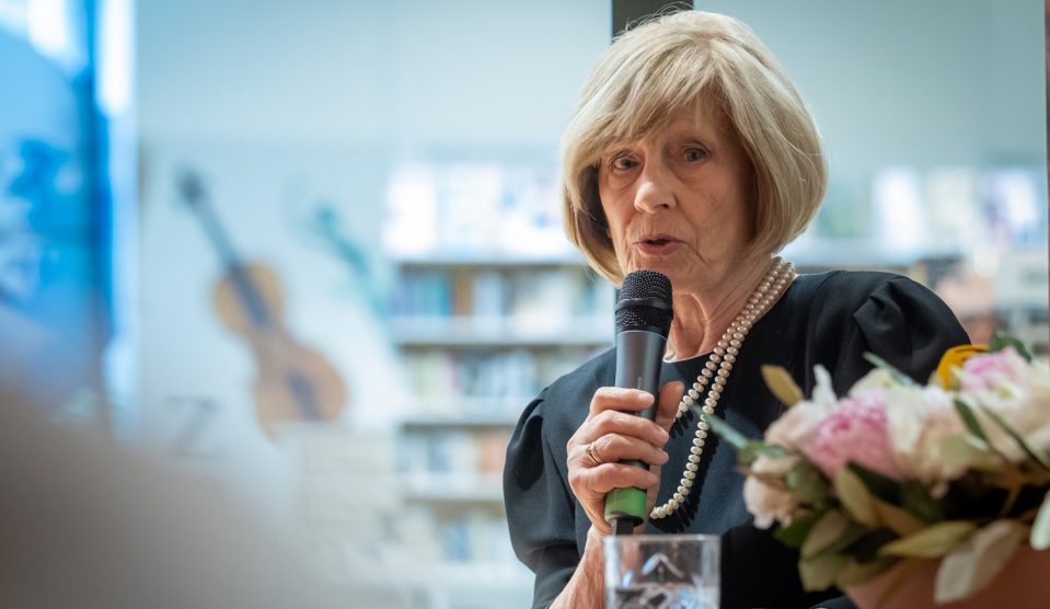 kudlik_julia - Story