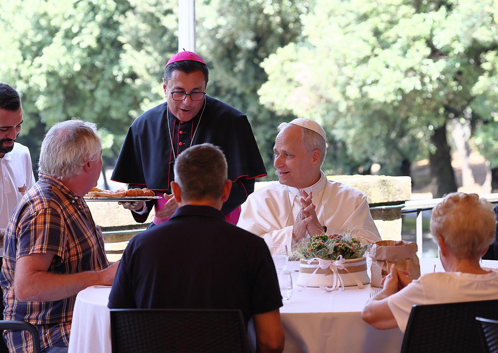 Pope Leo XIV shared his first lunch with the poor of the Diocese of Albano at Borgo Laudato Si - Story