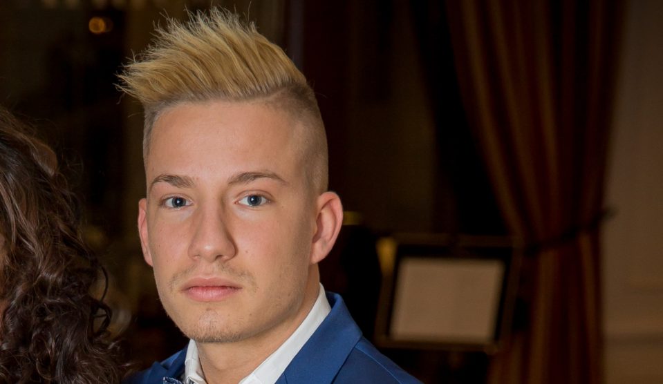 central-0330514412 1 - Story