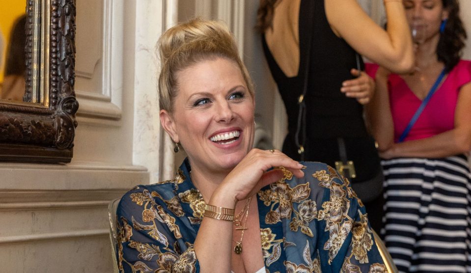 central-0813669359 - Story