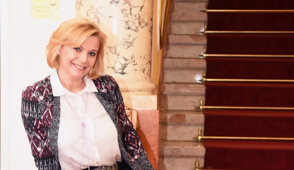 central-1067609394 - Story