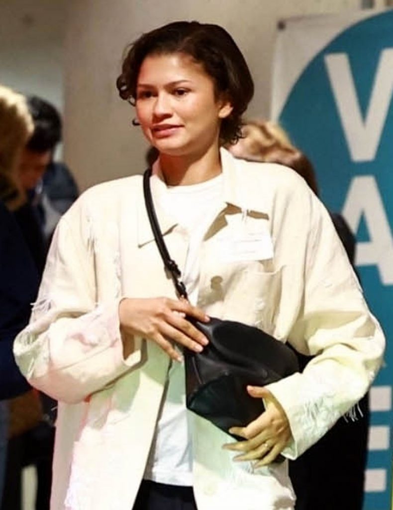PREMIUM-EXCLUSIVE Spider-Man actress Zendaya rocks a gold band and a cool new short hairstyle while she is spotted with film producer Josh Lieberman in Beverly Hills WEB EMBARGO UNTIL 1215 PM ET ON FEBRUARY 20 2026 - Story