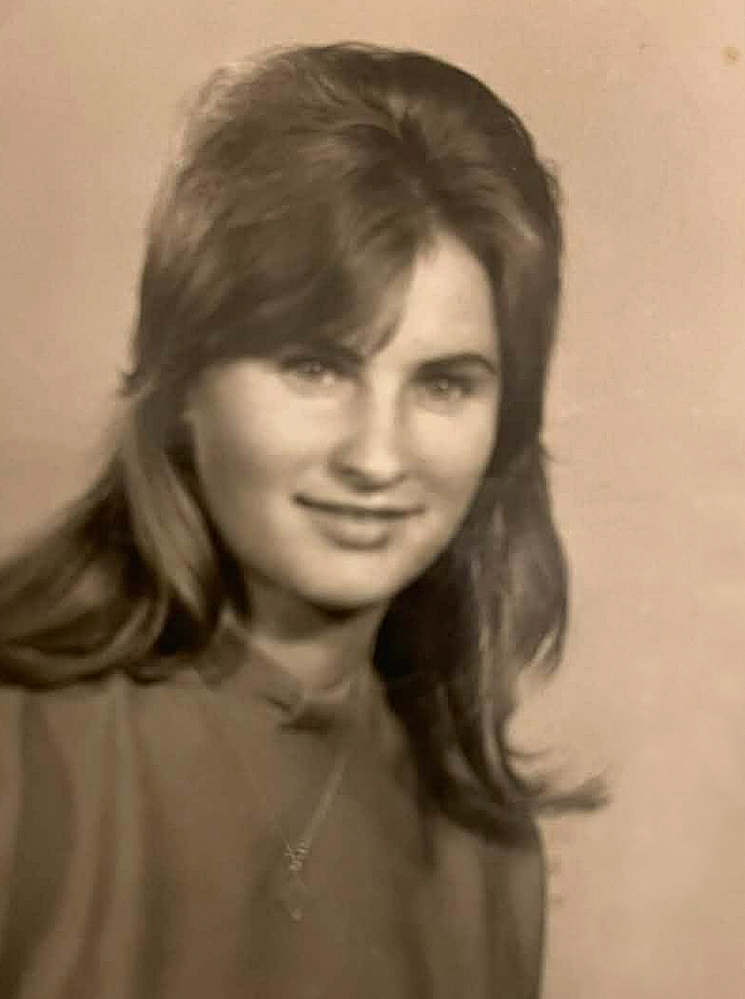 Dietz Guszti édesanyja - Story - Story