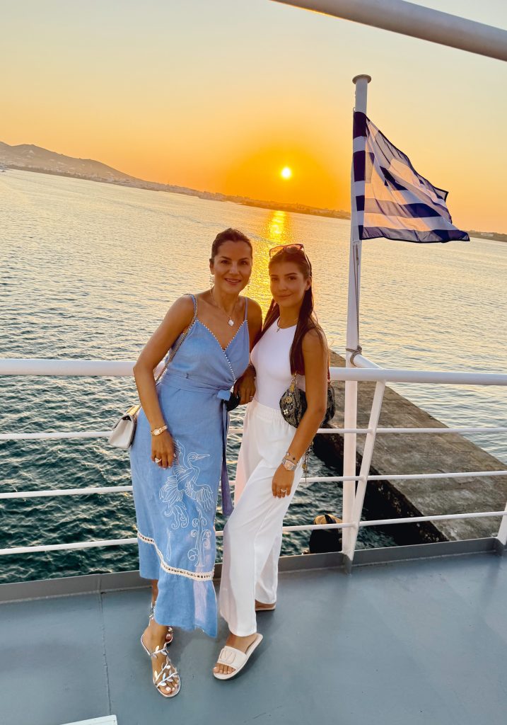 Eleni Korani és lánya - Story