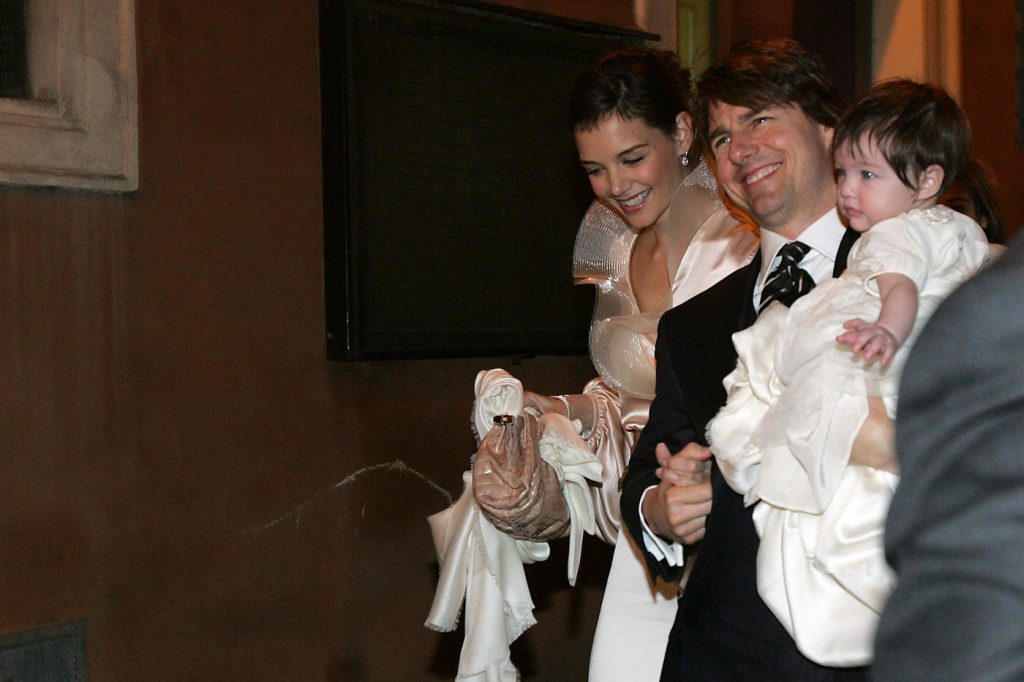 Tom Cruise and Katie Holmes arrive with daughter Suri for Rome dinner - Story