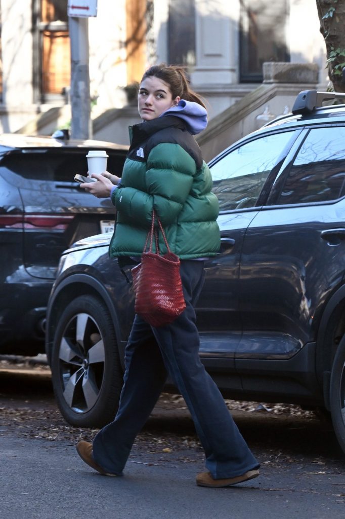 EXCLUSIVE Katie Holmes Does Some Last Minute Christmas Shopping On Christmas Eve - Story